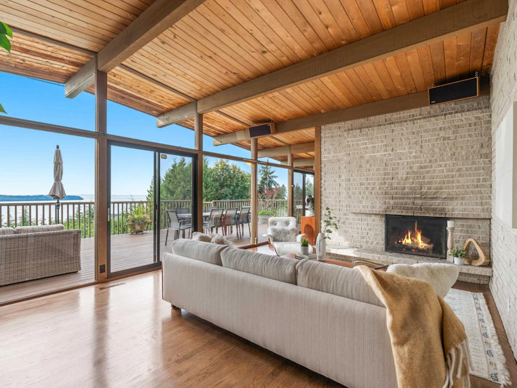 3902 Southridge Avenue, West Vancouver, BC, V7V 3J1 - 4