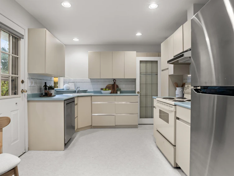 651 Kerry Place, North Vancouver, BC, V7N 2Y6 - 8