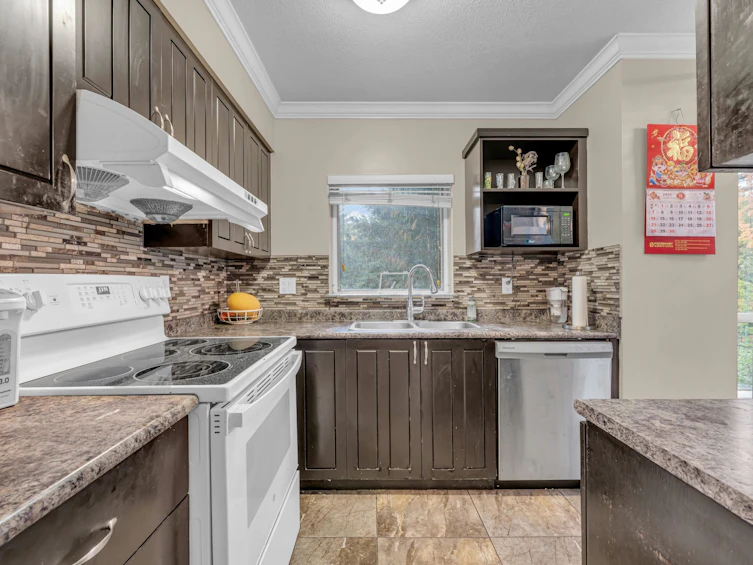 505-9633 Manchester Drive, Burnaby, BC, V3N 4Y9 - 9