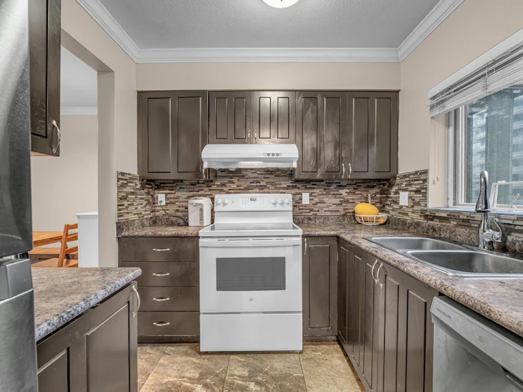 505-9633 Manchester Drive, Burnaby, BC, V3N 4Y9 - 8