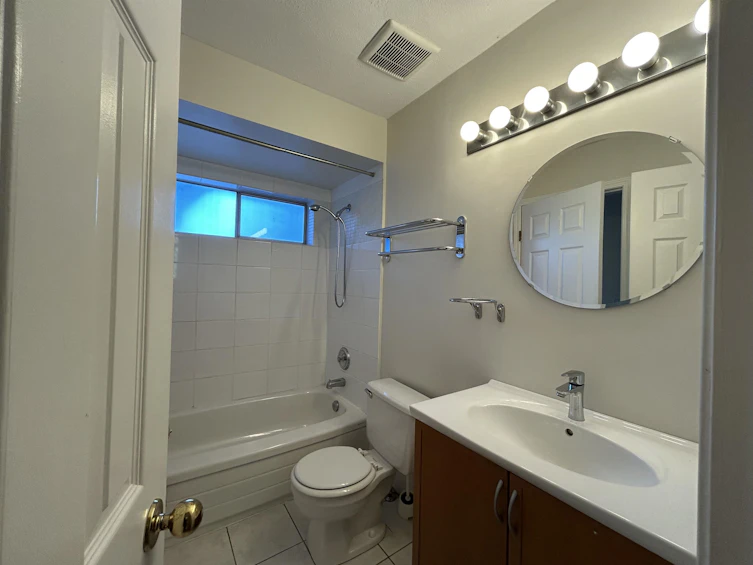 2358 W 6th Avenue, Vancouver, BC, V6K 1V9 - 28