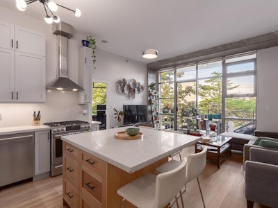 208-2635 Prince Edward Street - 4
