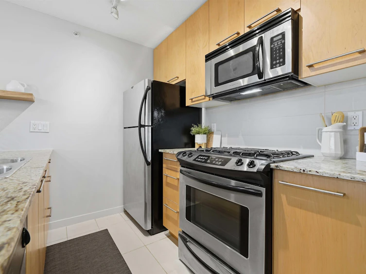 303-2979 Glen Drive, Coquitlam, BC, V3B 0B2 - 8
