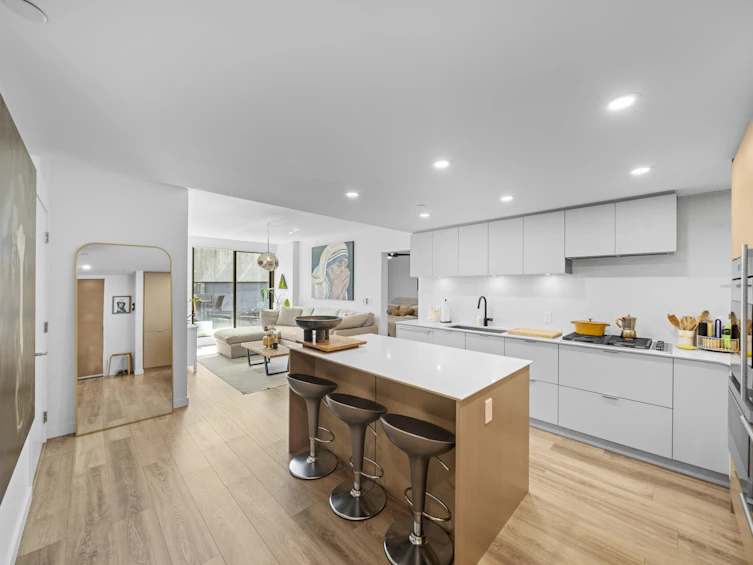 302-210 E 5th Avenue, Vancouver, BC, V5T 0K1 - 3