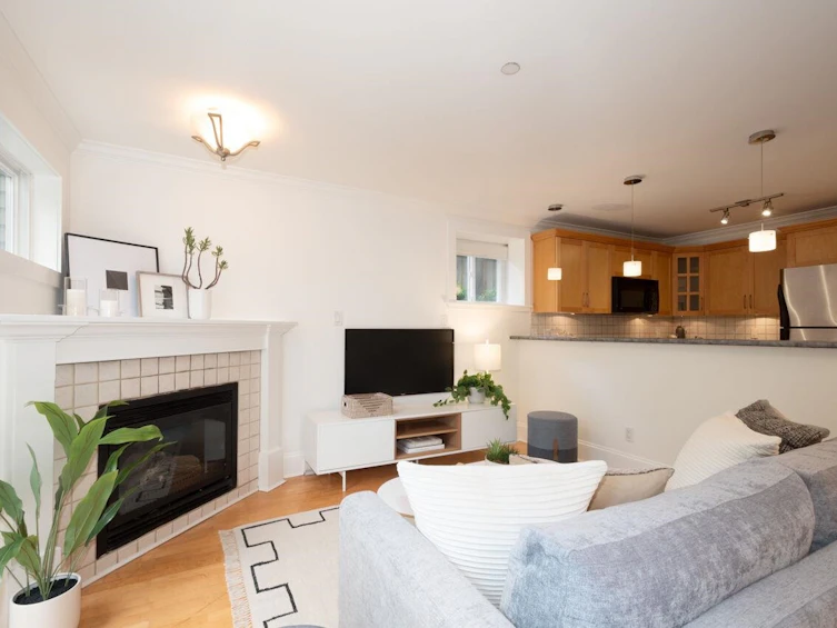 316 W 14th Avenue, Vancouver, BC, V5Y 1X4 - 2
