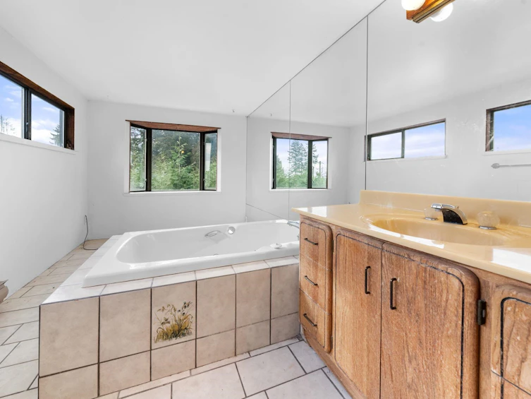 3041 St. Marys Avenue, North Vancouver, BC, V7N 1X5 - 24