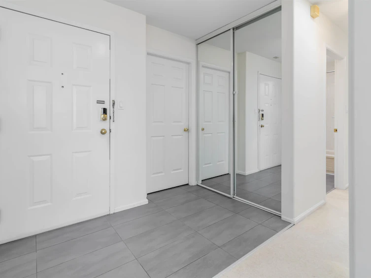 302-8120 Bennett Road, Richmond, BC, V6Y 1N5 - 2