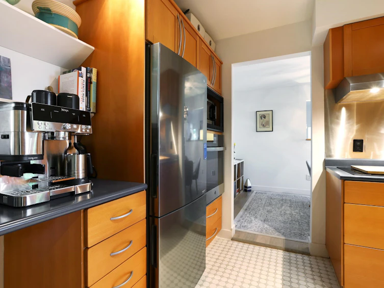 215-1890 W 6th Avenue, Vancouver, BC, V6J 1R6 - 7