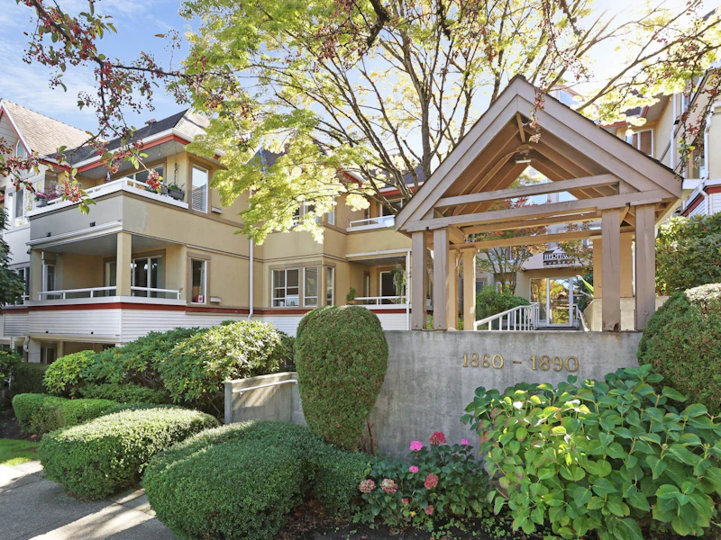 215 - 1890 W 6th Avenue, Vancouver BC V6J 1R6