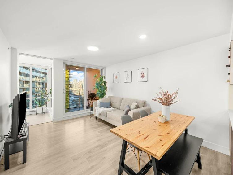 1201-1788 Columbia Street, Vancouver, BC, V5Y 0L7 - 2