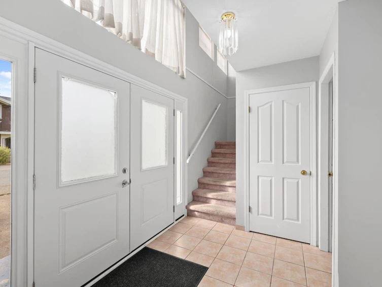 907 Maple Street, Surrey, BC, V4B 4M4 - 9