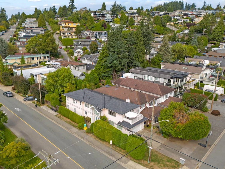 907 Maple Street, Surrey, BC, V4B 4M4 - 3