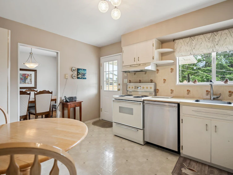 10699 Dennis Crescent, Richmond, BC, V7A 3S2 - 11