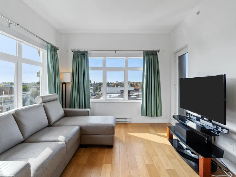 307-4710 Hastings Street, Burnaby, BC, V5C 2K7 - 11