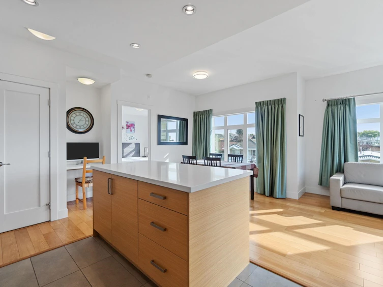 307-4710 Hastings Street, Burnaby, BC, V5C 2K7 - 4