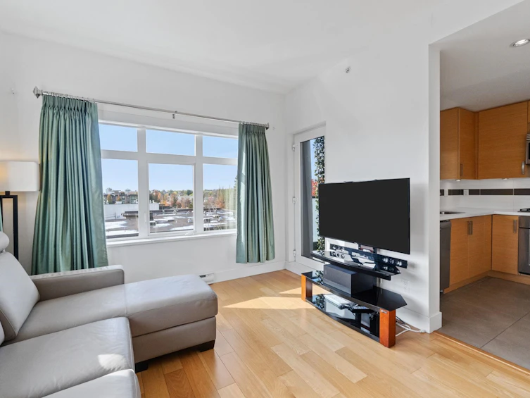 307-4710 Hastings Street, Burnaby, BC, V5C 2K7 - 12