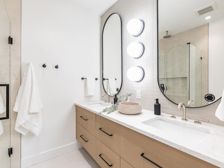 6458 Bruce Street, West Vancouver, BC, V7W 2G6 - 11