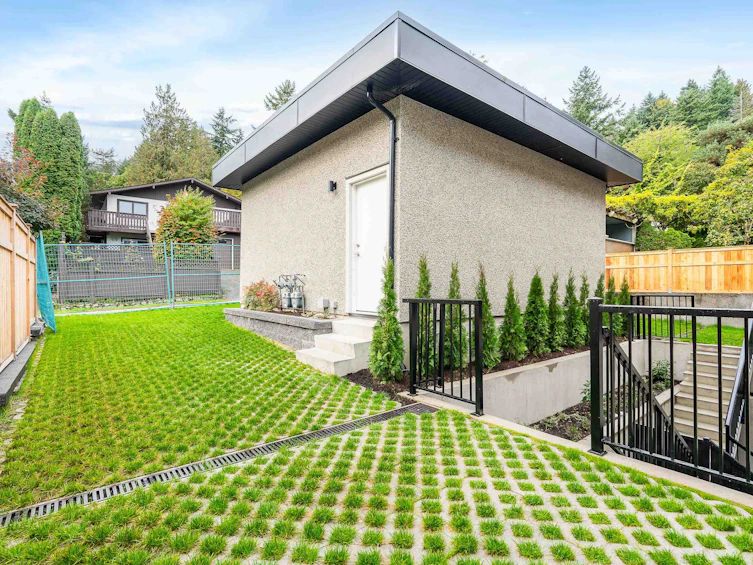 6458 Bruce Street, West Vancouver, BC, V7W 2G6 - 23
