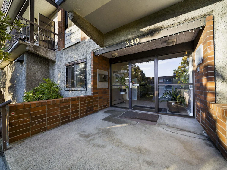 337-340 W 3rd Street, North Vancouver, BC, V7M 1G4 - 3