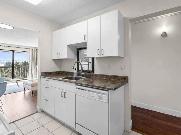 337-340 W 3rd Street, North Vancouver, BC, V7M 1G4 - 8