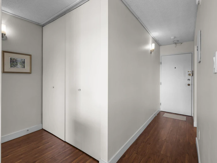 337-340 W 3rd Street, North Vancouver, BC, V7M 1G4 - 4