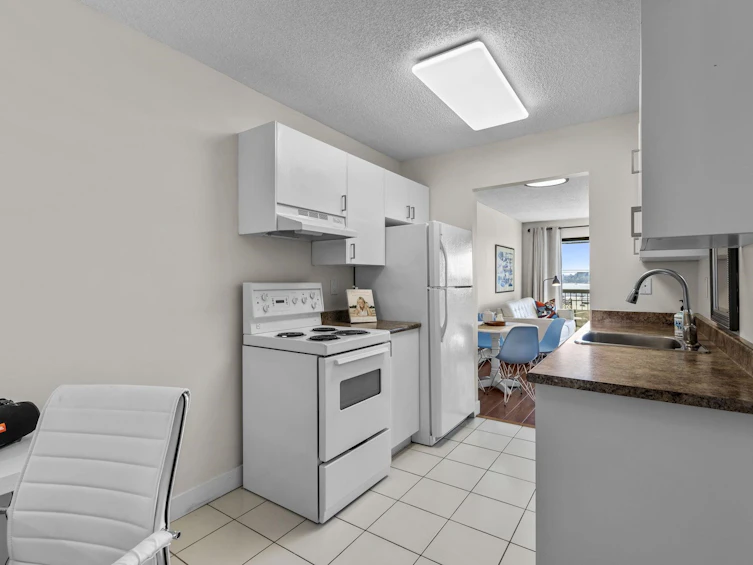 337-340 W 3rd Street, North Vancouver, BC, V7M 1G4 - 6