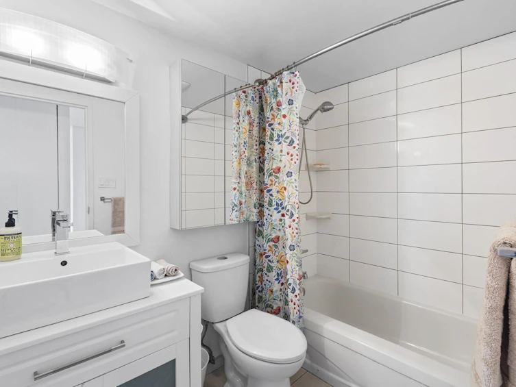 337-340 W 3rd Street, North Vancouver, BC, V7M 1G4 - 28