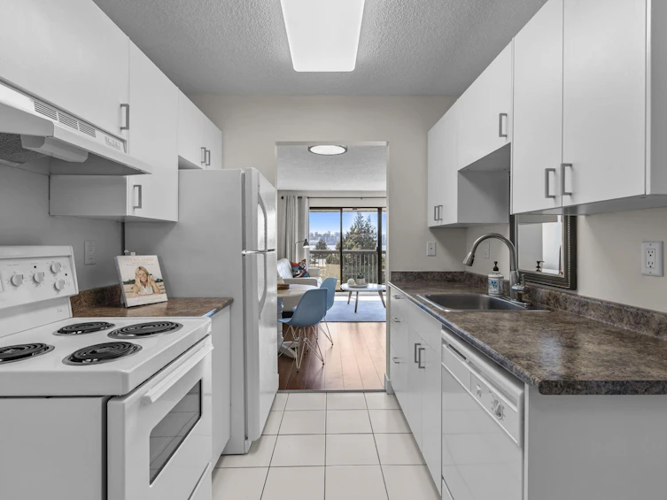 337-340 W 3rd Street, North Vancouver, BC, V7M 1G4 - 7