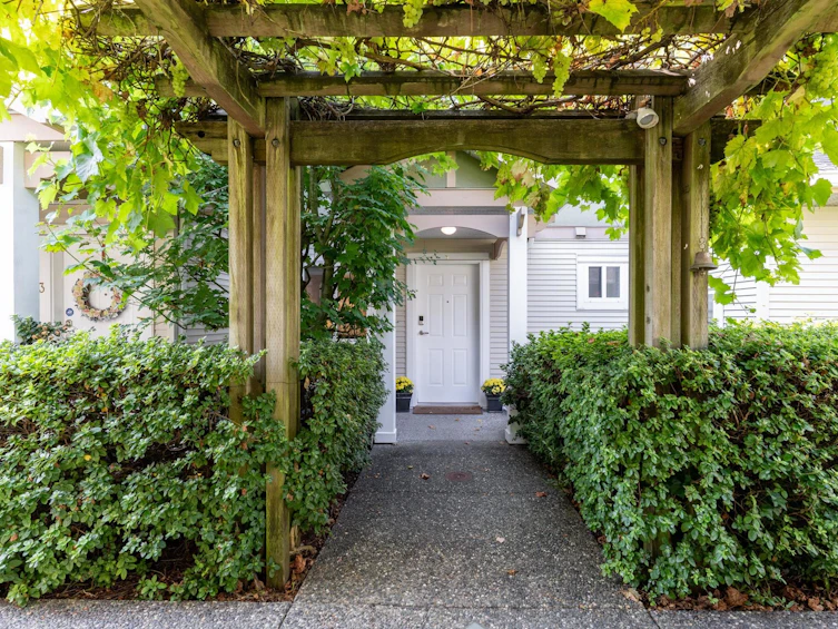 2-1233 W 16th Street, North Vancouver, BC, V7P 1R5