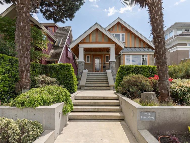 2988 Point Grey Road, Vancouver, BC, V6K 1B1