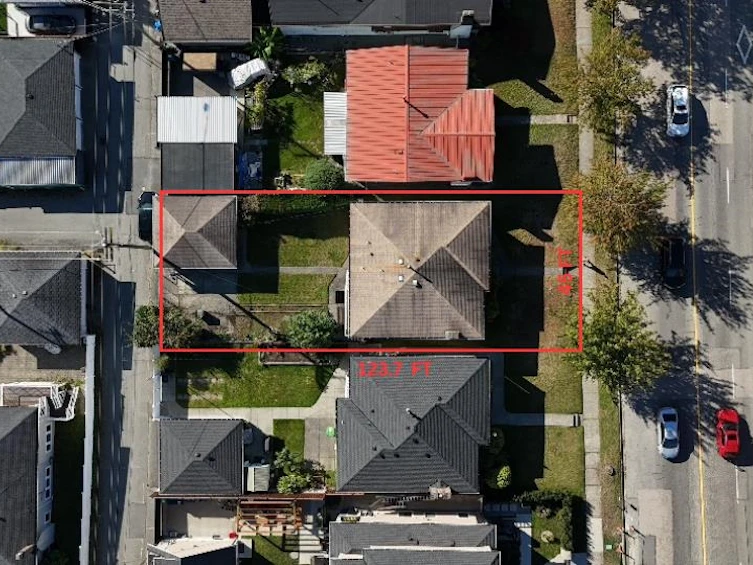2716 E 49th Avenue, Vancouver, BC, V5S 1K1 - 4