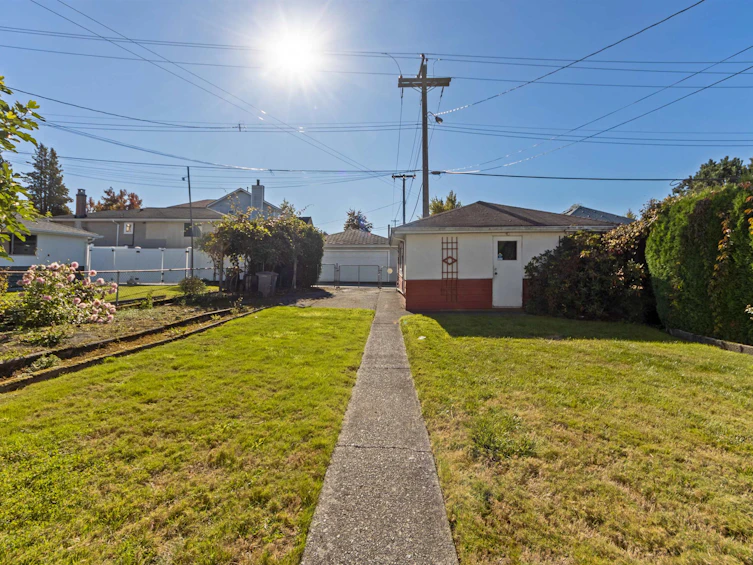 2716 E 49th Avenue, Vancouver, BC, V5S 1K1 - 30