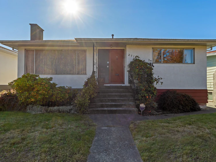2716 E 49th Avenue, Vancouver, BC, V5S 1K1 - 3