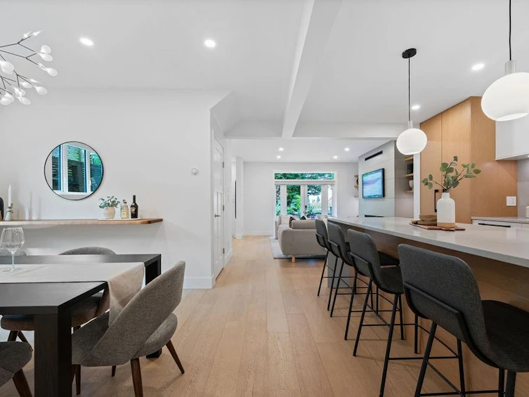 466 E 37th Avenue, Vancouver, BC, V5W 1E9 - 4