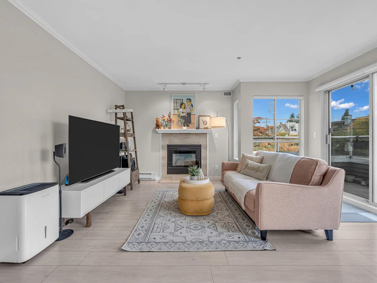 305-868 W 16th Avenue, Vancouver, BC, V5Z 1T1 - 2