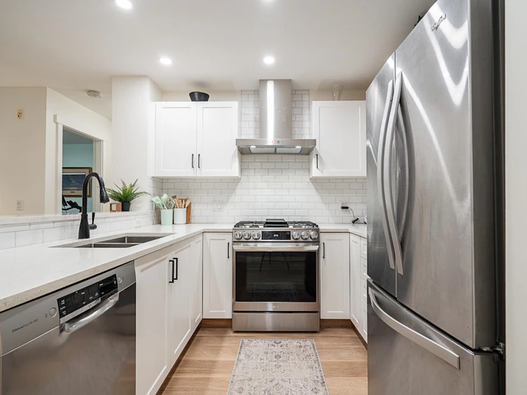 201-500 Klahanie Drive, Port Moody, BC, V3H 5L1 - 3