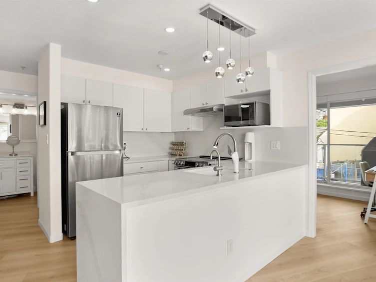 206-1119 Vidal Street, Surrey, BC, V4B 3T4 - 6