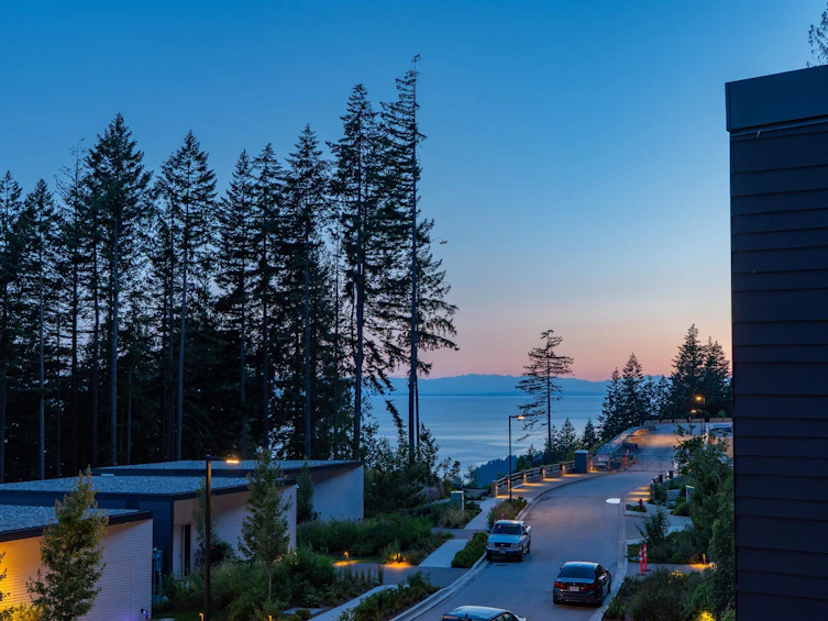 3317 Chippendale Road, West Vancouver, BC, V7S 0B7 - 39