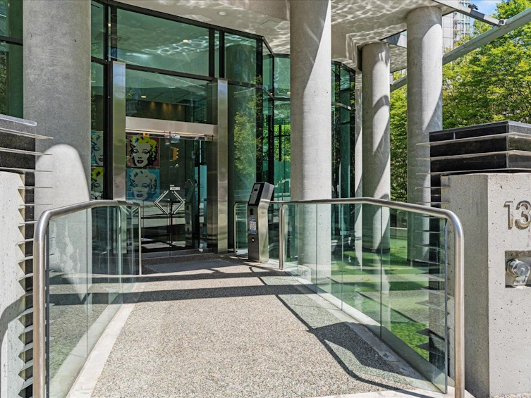 2305-1331 W Georgia Street, Vancouver, BC, V6E 4P1 - 23