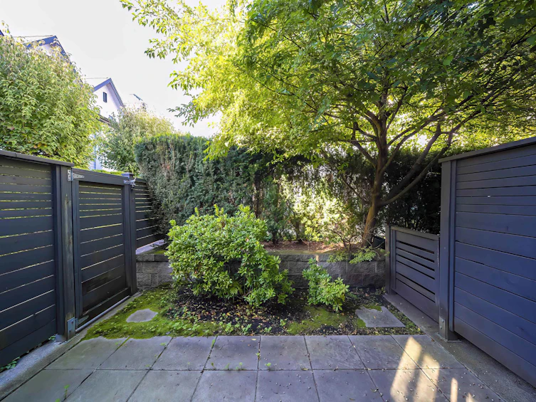 18-6868 Burlington Avenue, Burnaby, BC, V5J 0G1 - 2