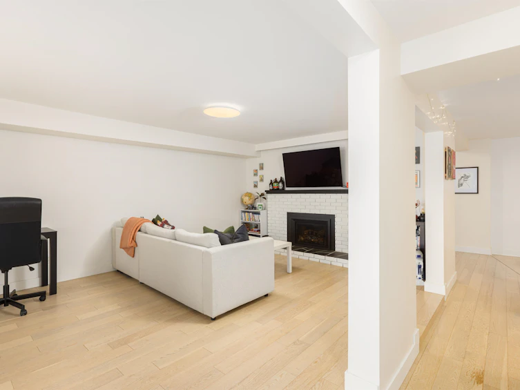 1231 Cloverley Street, North Vancouver, BC, V7L 1N7 - 19