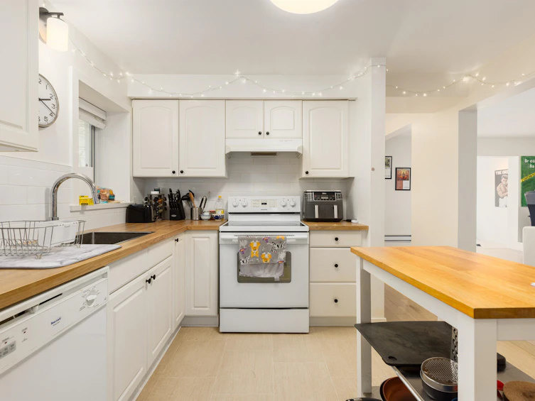 1231 Cloverley Street, North Vancouver, BC, V7L 1N7 - 22