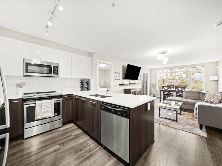212-2525 Clarke Street, Port Moody, BC, V3H 0J3 - 11
