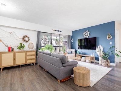 207-1025 Cornwall Street - 3