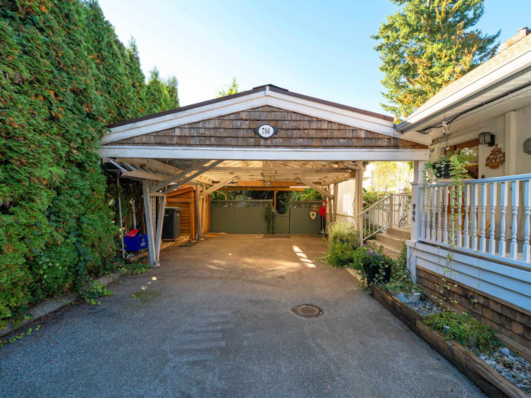704 Townley Street, Coquitlam, BC, V3J 4N1 - 2