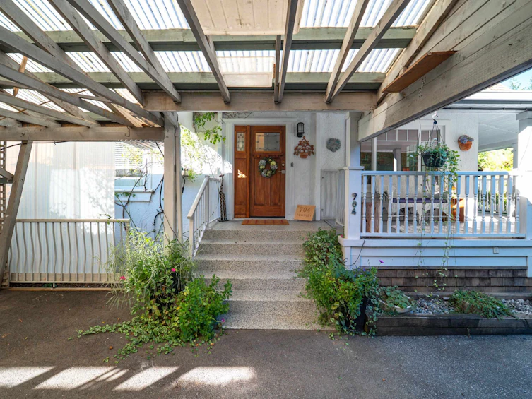 704 Townley Street, Coquitlam, BC, V3J 4N1 - 3