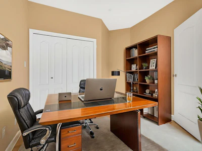 304-4753 W River Road - 3