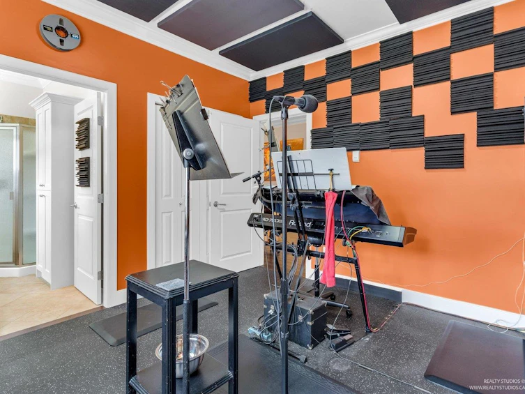 7227 Barnet Road, Burnaby, BC, V5A 1E3 - 23