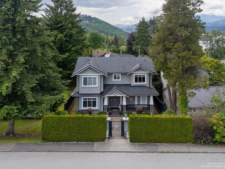 7227 Barnet Road, Burnaby, BC, V5A 1E3 - 2