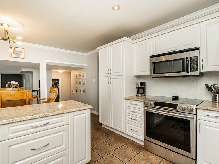14625 86b Avenue, Surrey, BC, V3S 6N2 - 12